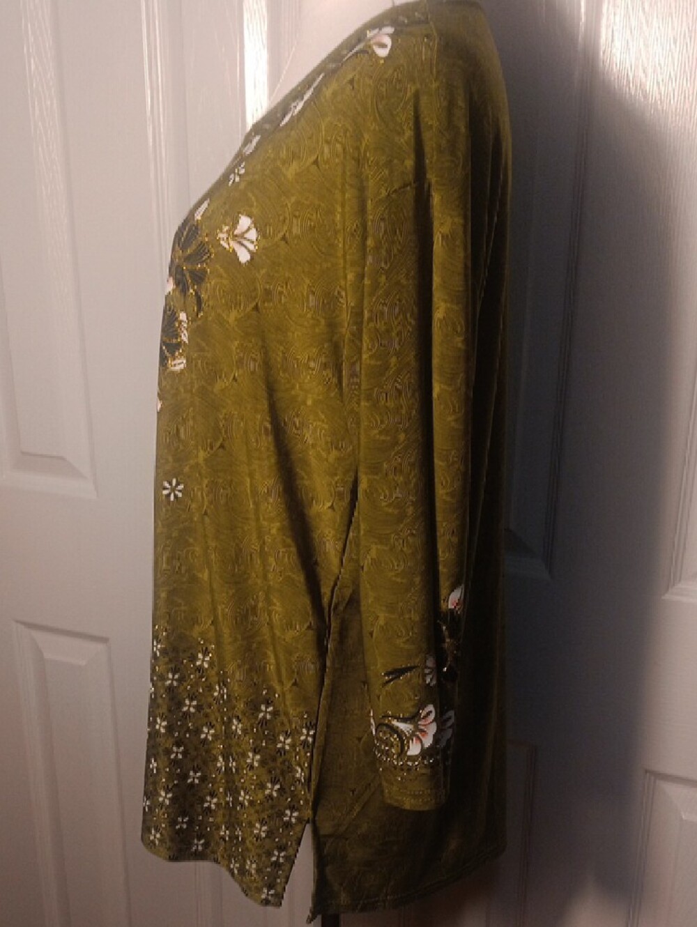 Olive Green Long-Sleeve Floral Tunic Blouse With Glitter Effects Around Print - Picture 3 of 10